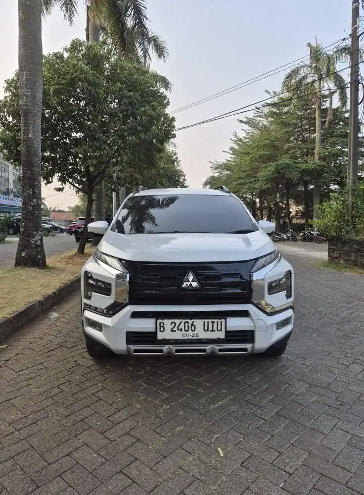 DP 15 JUTA XPANDER CROSS 2023