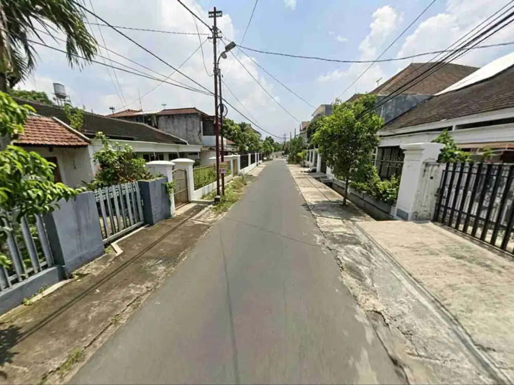 RUMAH LUAS LOKASI JALAN BUNGA BUNGA LOWOKWARU KOTA MALANG