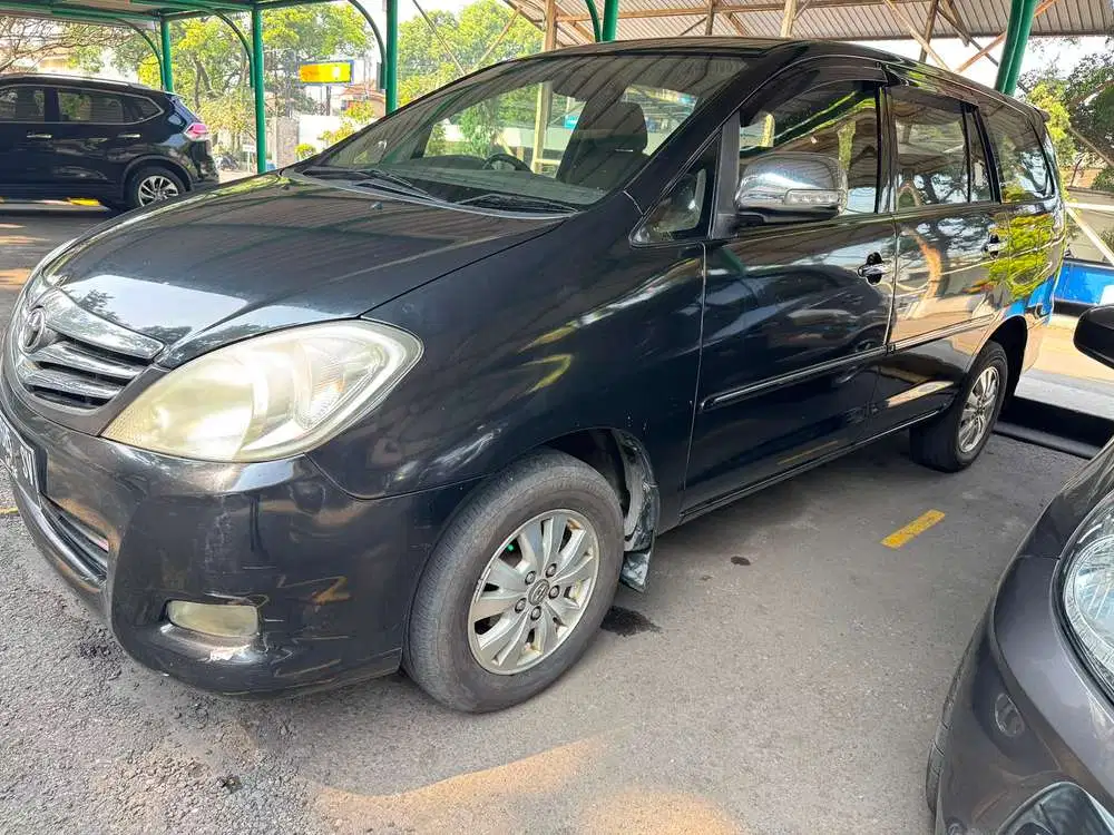 Toyota Kijang Innova 2011 Bensin
