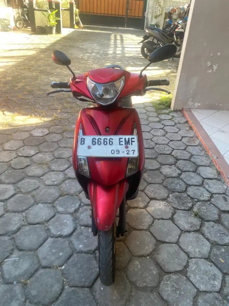 Suzuki spin 2008