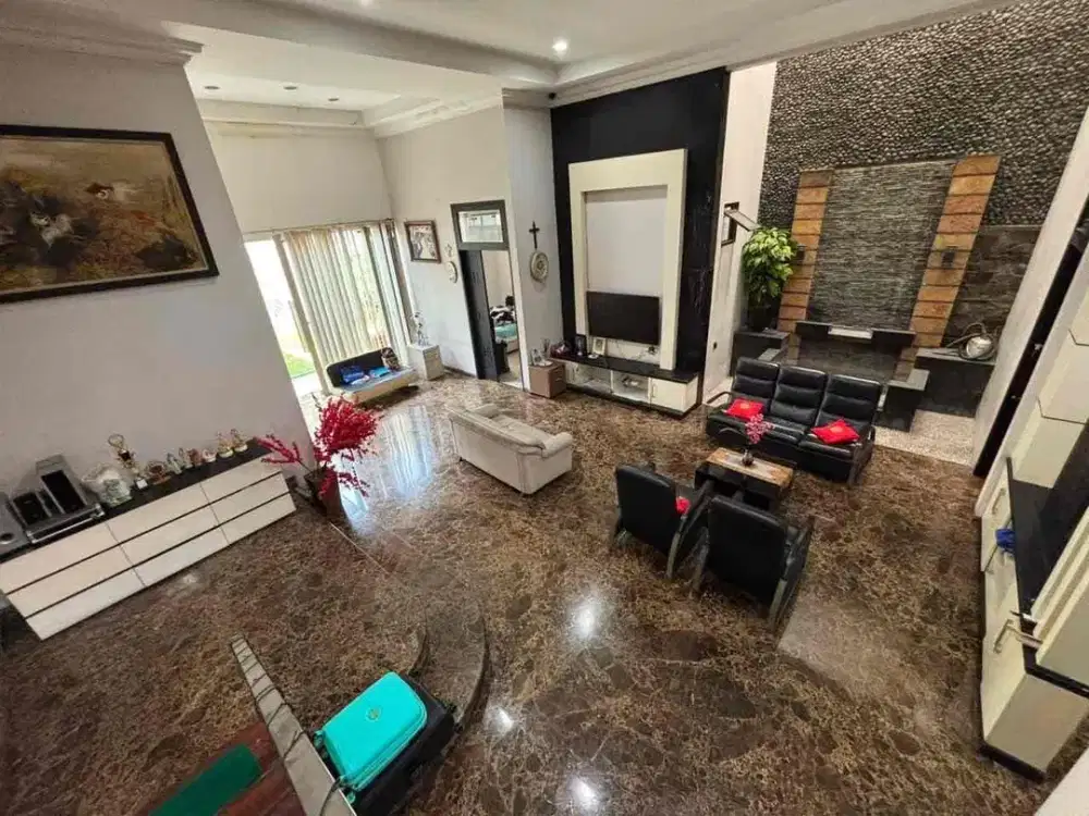 Rumah Mewah, Keren, Layak Huni di Lippo Cikarang