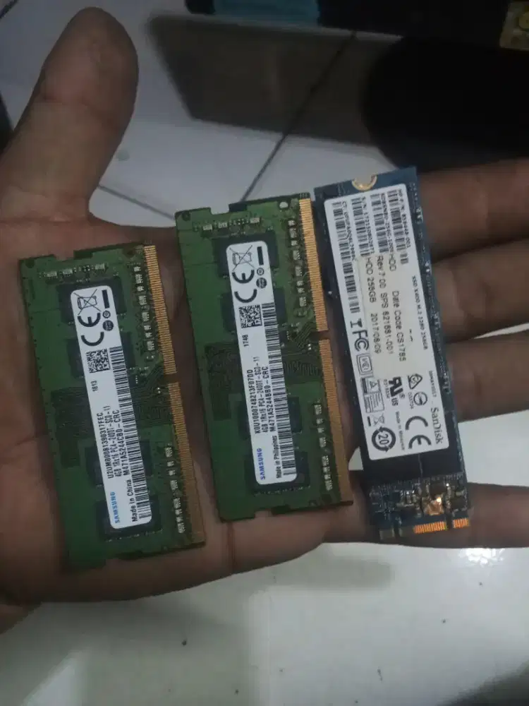 ssd sama ram ddr4