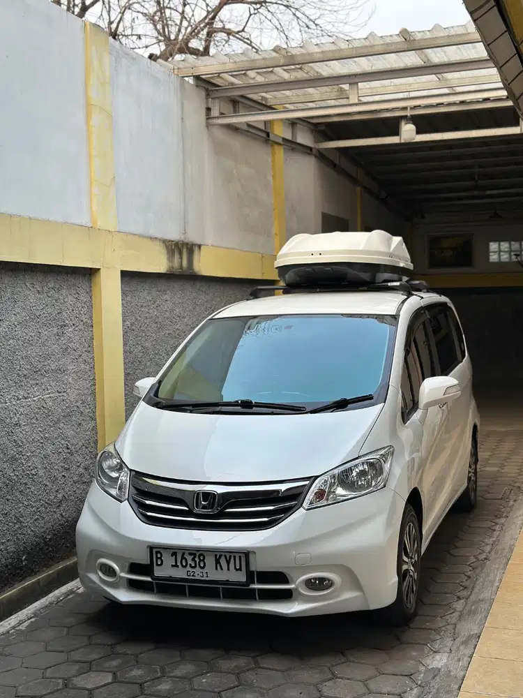 Freed Putih E PSD AC Double