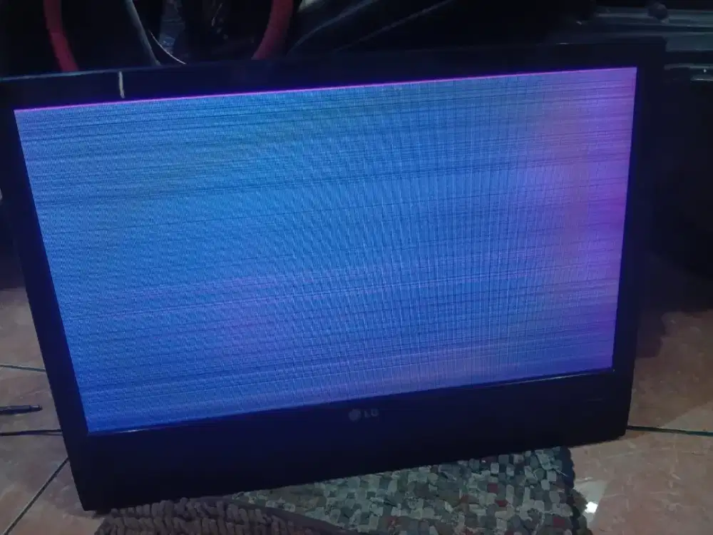 Tv lg 22inch  nyala