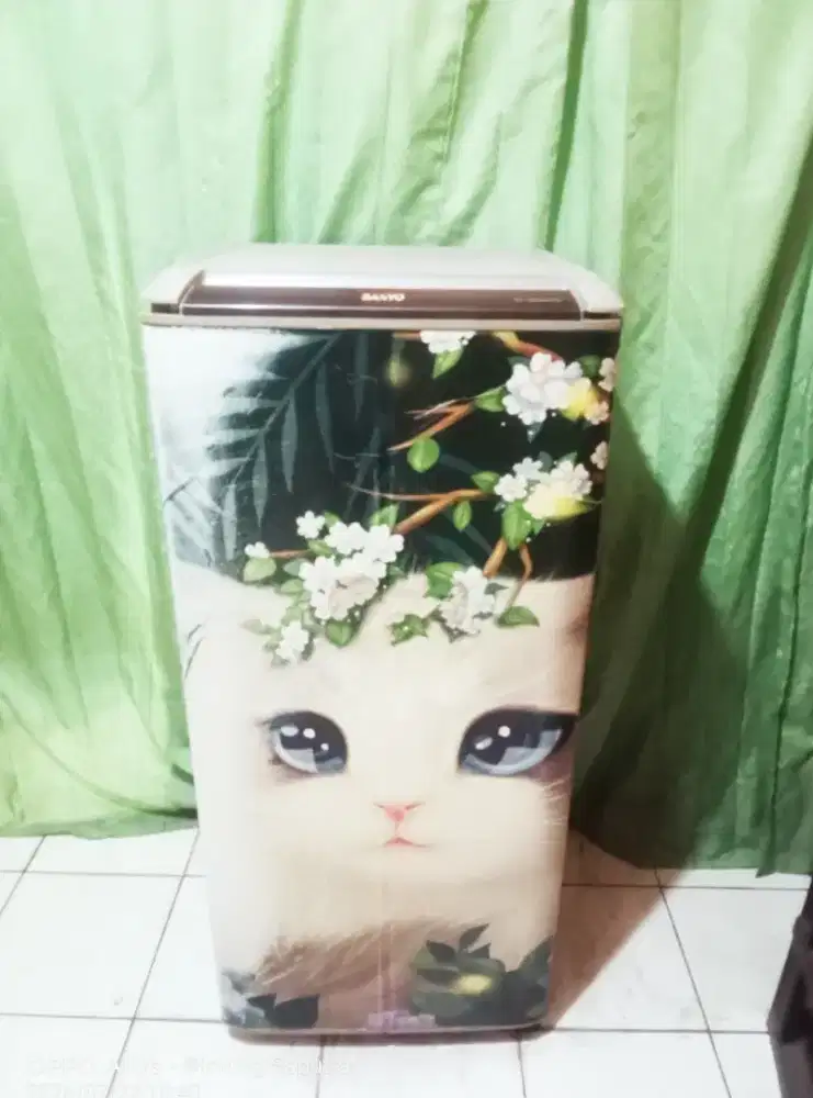 Kulkas merk SANYO
