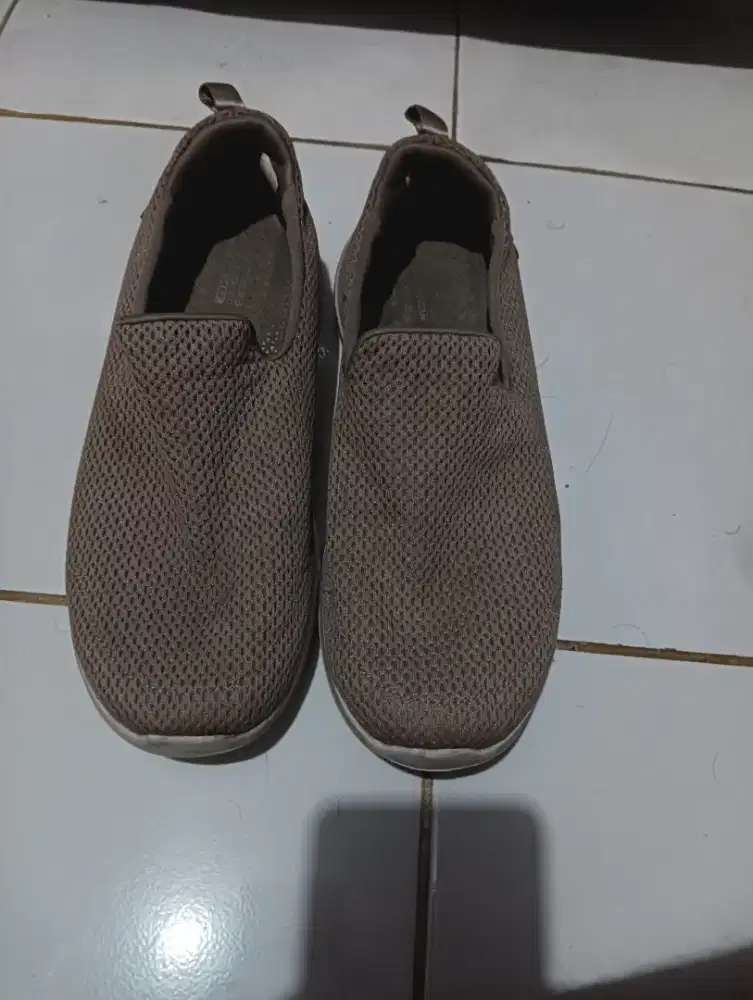 Dijual Sepatu Sketchers Wanita Second Mantap