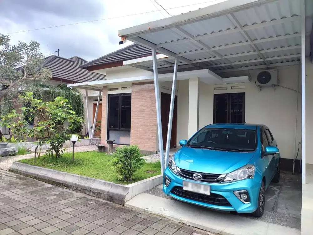 Rumah Lingkungan Perumahan dekat Gerbang Tol Purwomartani