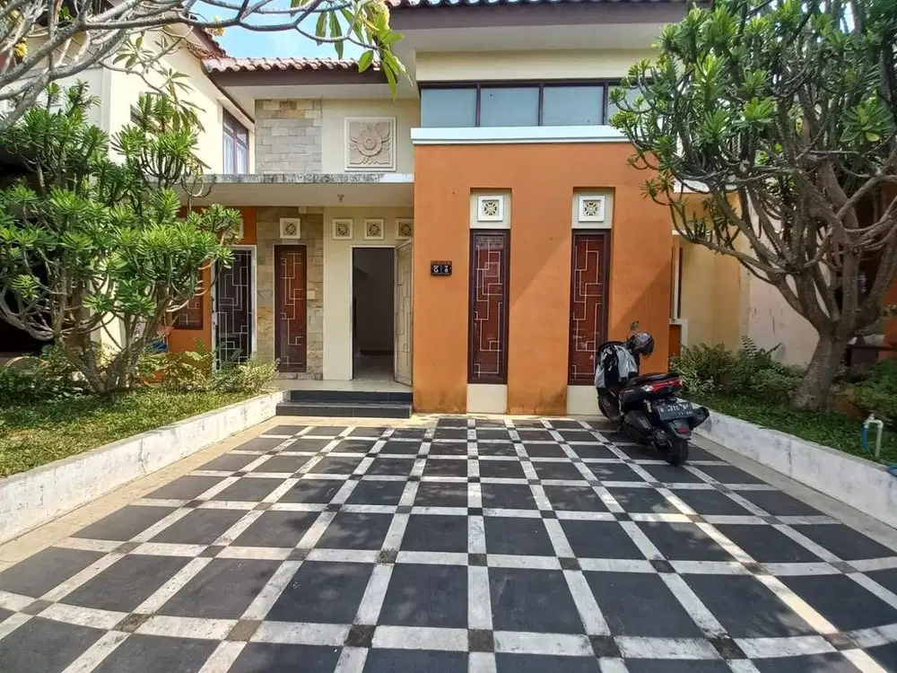 RUMAH BERANDA BALI BSB DEKAT UNIKA BSB SEMARANG