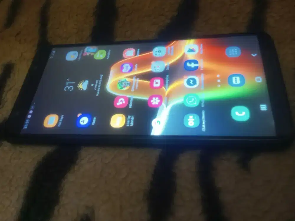 SamsungA750:Ram4/64,Android10th2022,Layar6inci,3KameraBelakang+Flash