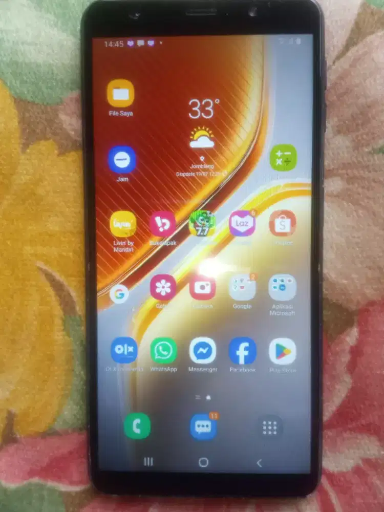 SamsungA750:Layar6inciHD+,Ram4/64,Android10th2022,3KameraBelakangFlash