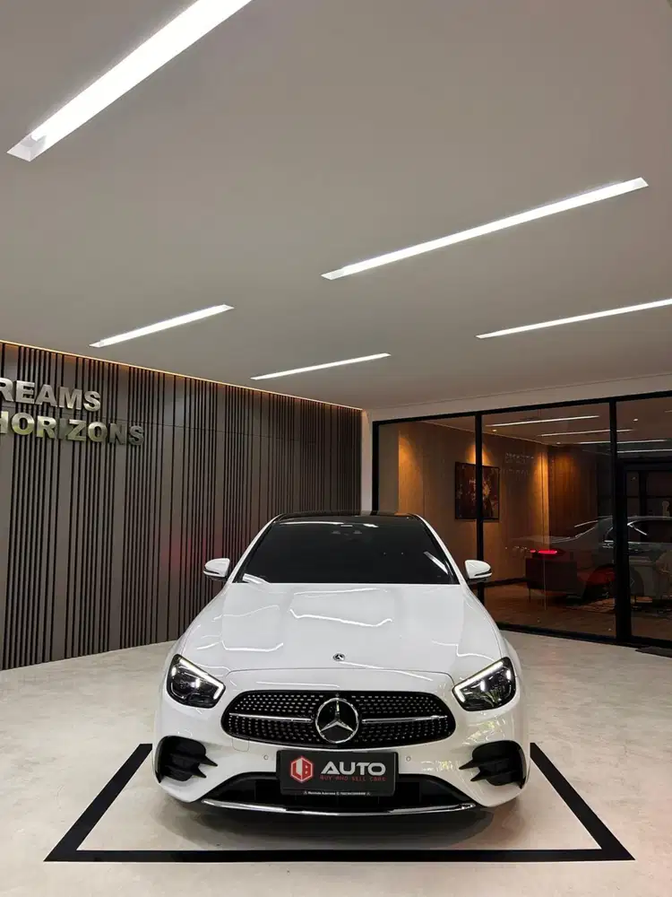 Mercedes Benz E300 AMG 2023 Putih Mercy Km14rb B1057BAJ Nik 2022