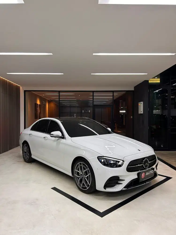 Mercedes Benz E300 AMG 2023 Putih Mercy Km14rb B1057BAJ Nik 2022
