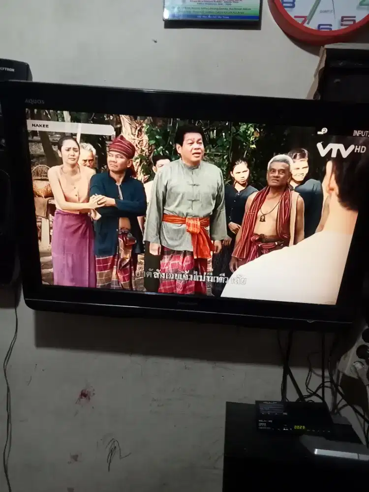 Tv Sharp 32 inchi  lcd masih analog