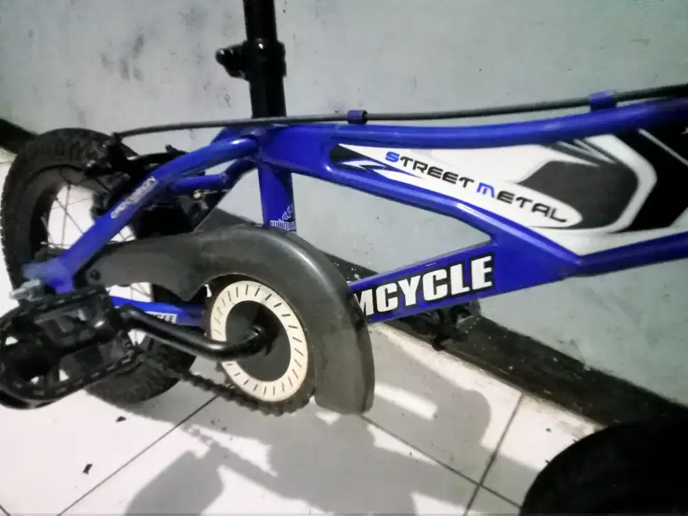 Dijual sepeda BMX merk WIMCYCLE ring 12 kondisi masih bgus Kker normal