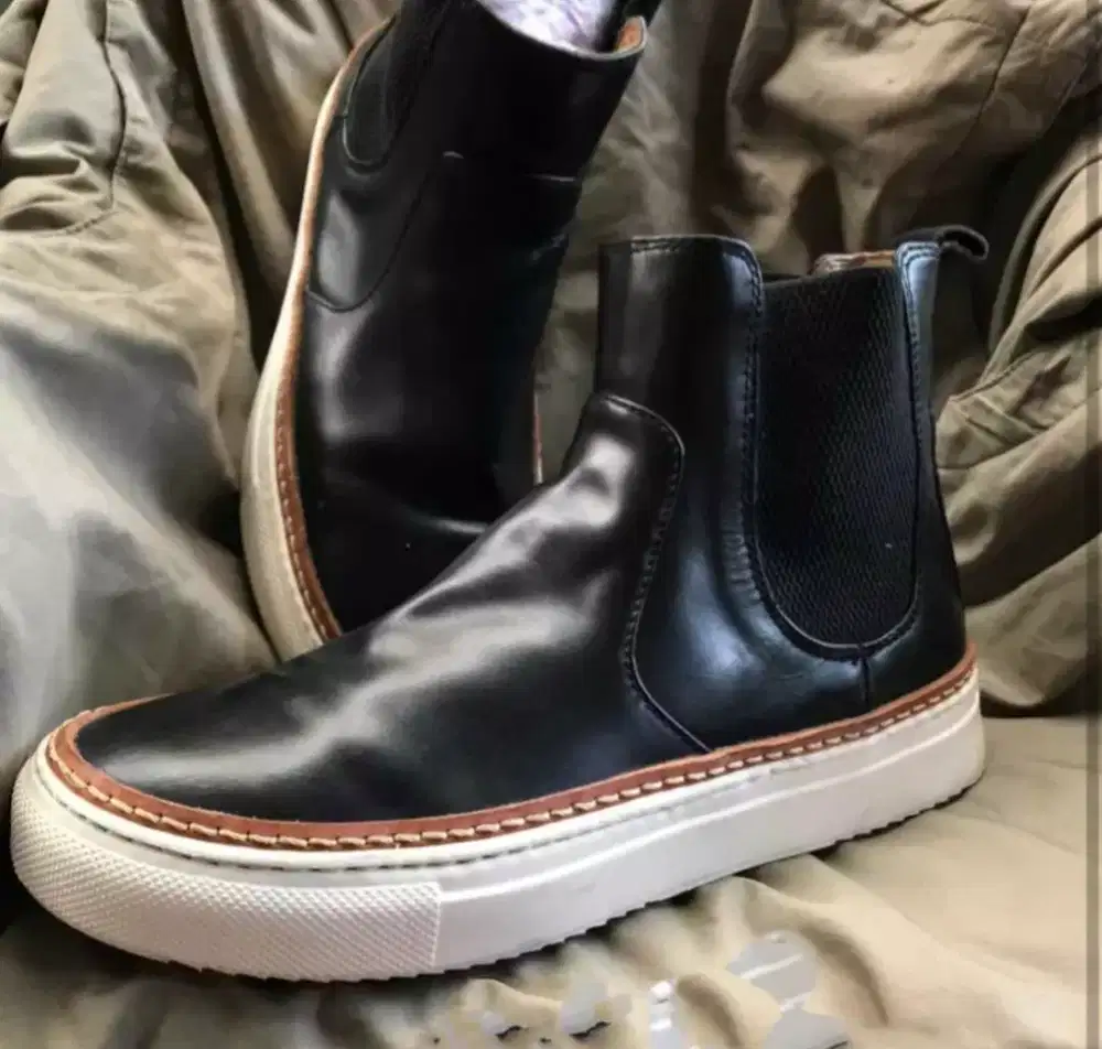 Sepatu no 40 merk stefano rosi
