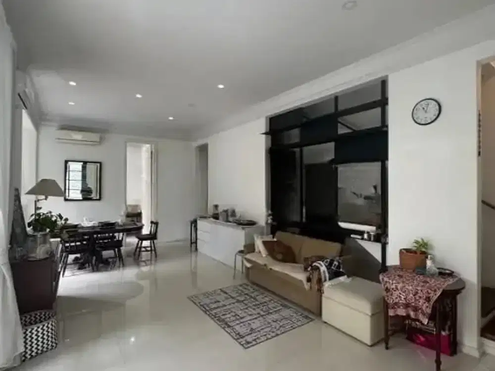 Disewakan Townhouse di Kemang Siap Huni Lokasi Strategis