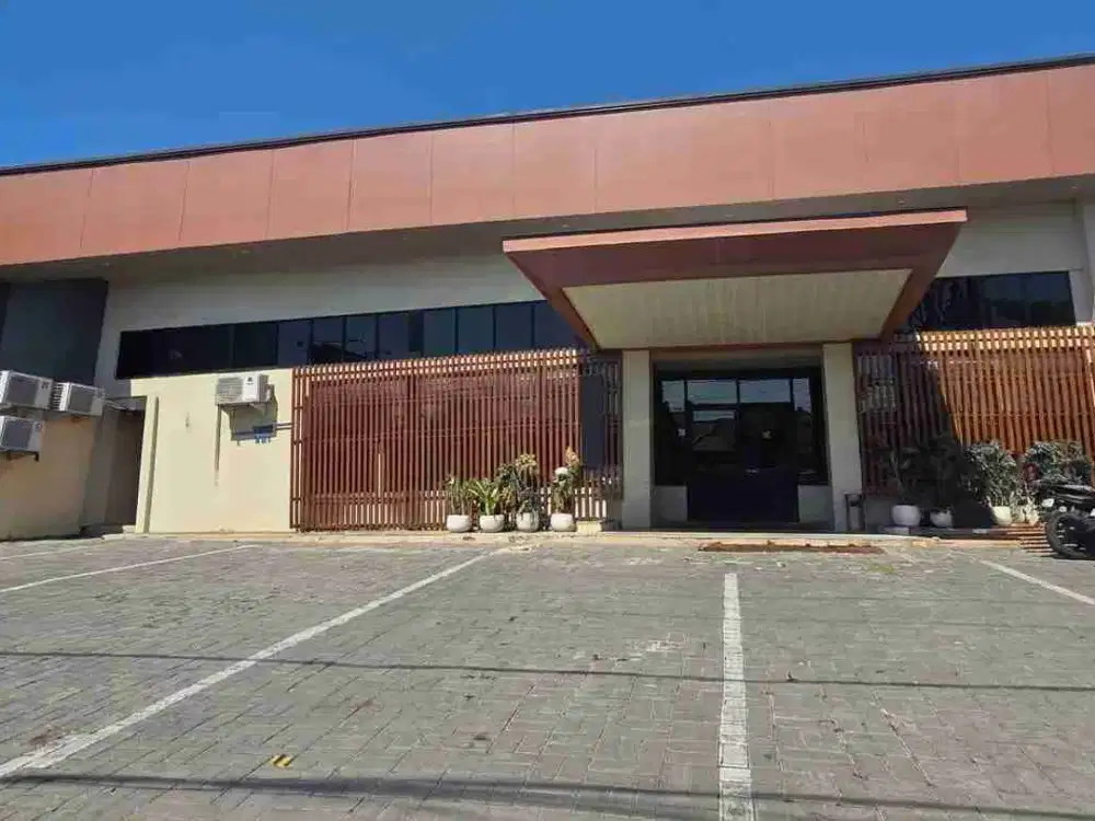 Tempat Usaha Eks Resto di Pusat Kota Surabaya