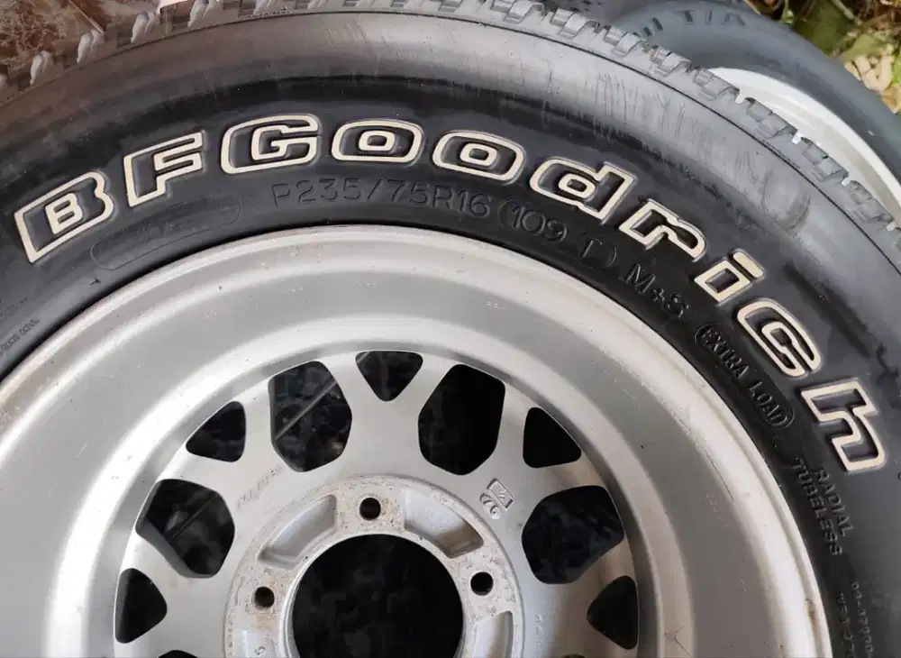 Ban BF Goodrich r16 235/75 terios rush vitara taft jimny katana sierra