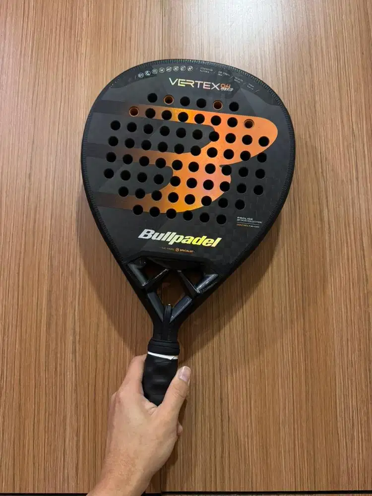 Bullpadel Vertex 04 Hybrid