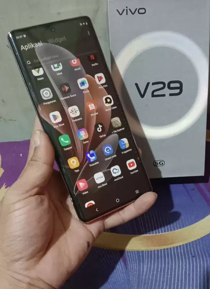 Vivo v25 5G spek 8/256 Kel hp cas box