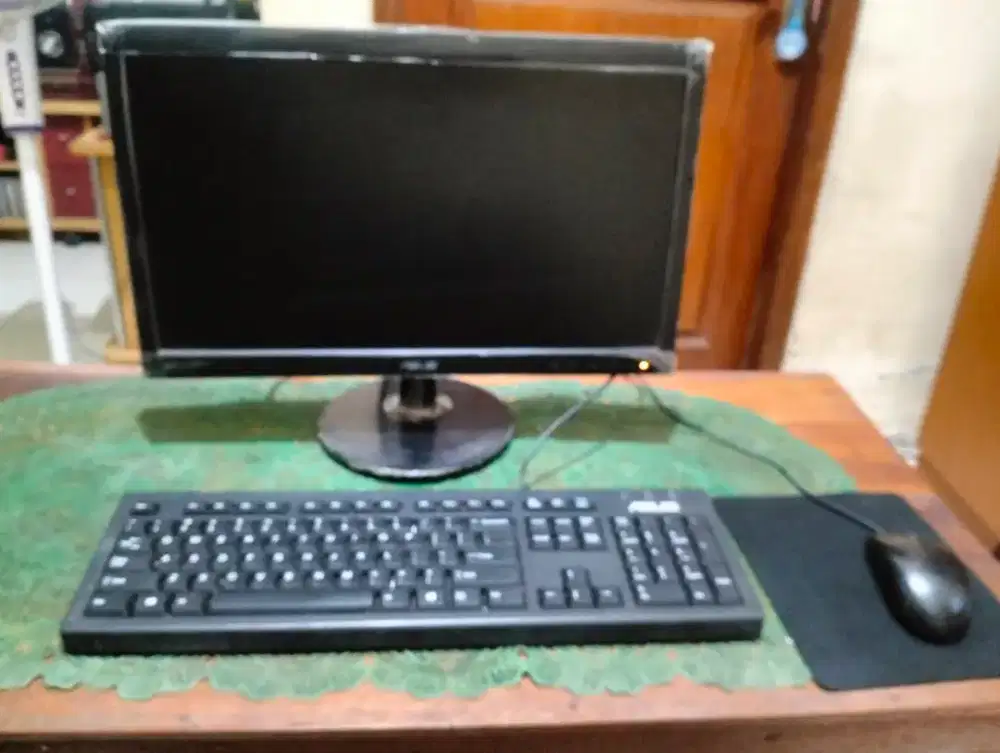 Komputer PC merk Asus