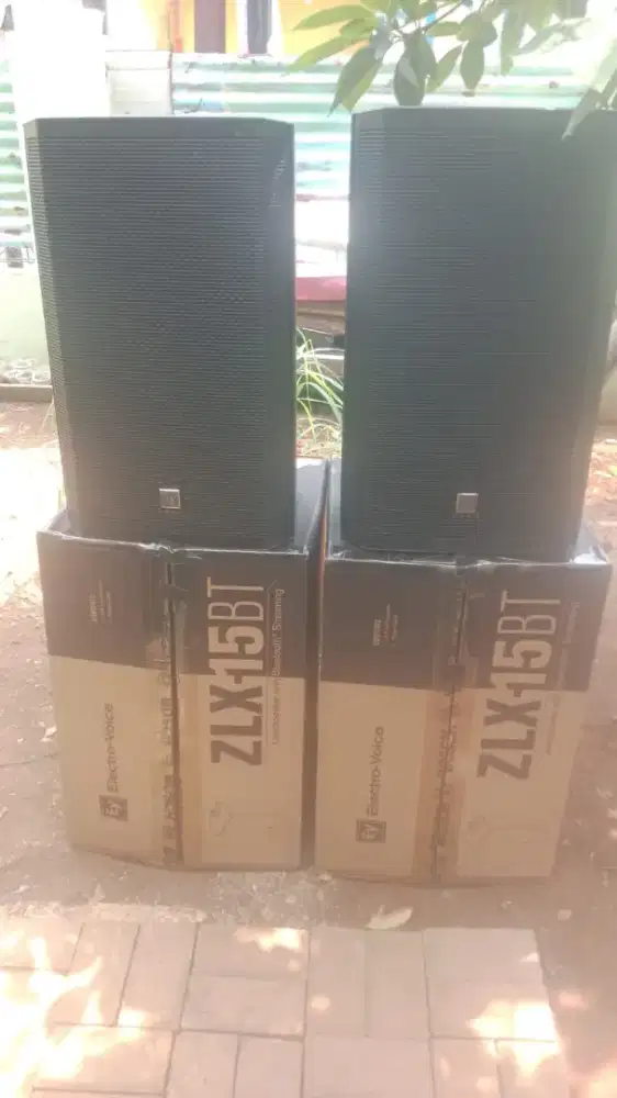 Speker aktif Electro Voice Zlx15