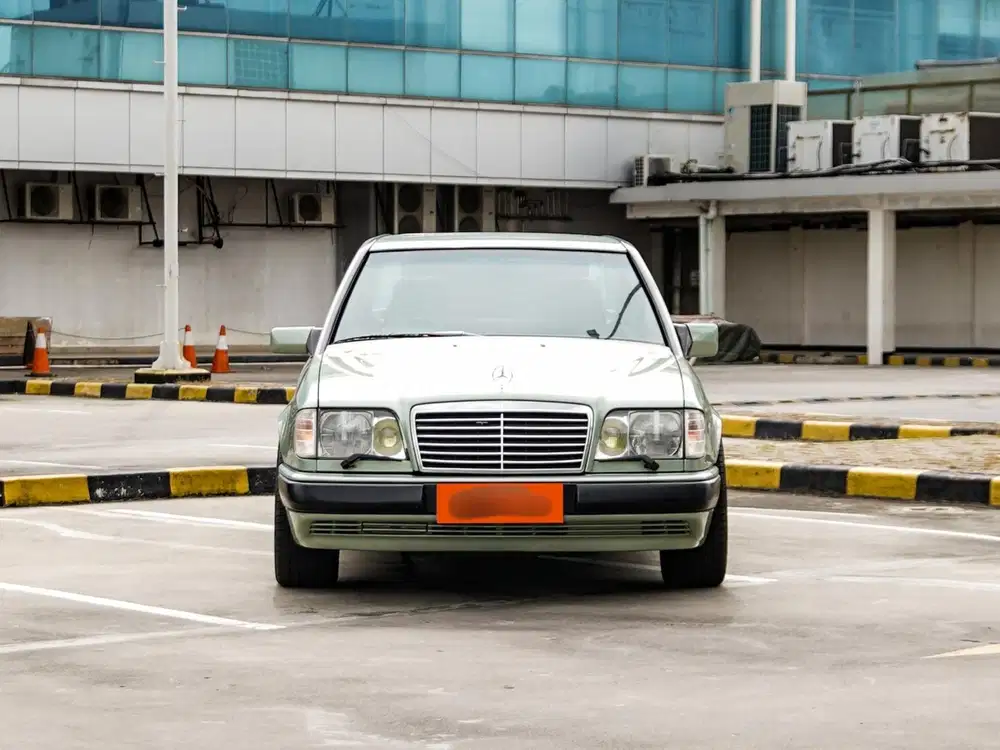 Mercedes Benz 230 E  W124 1988