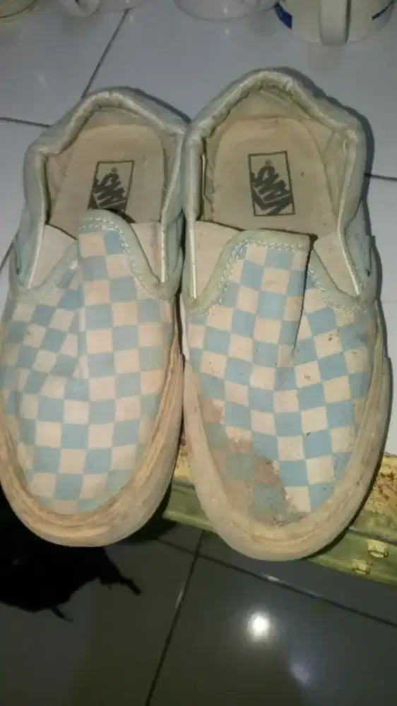 Vans bekas oray yak