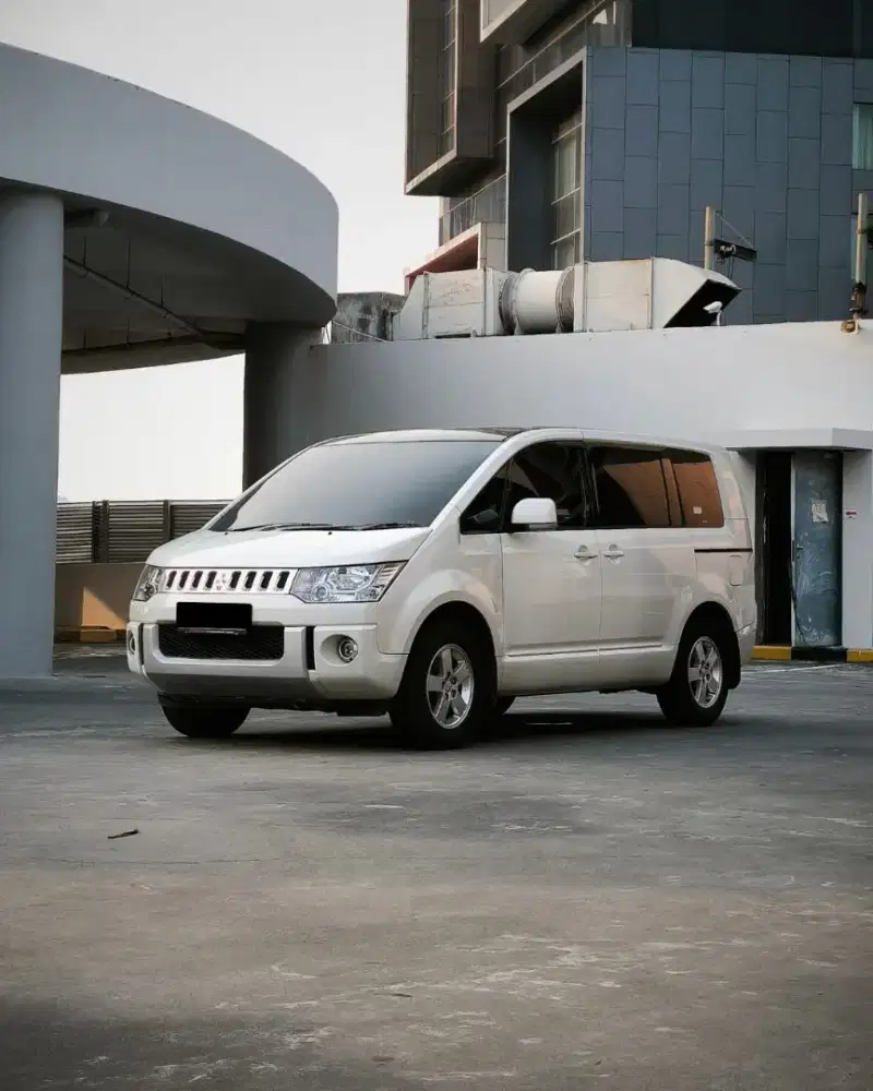 Mitsubishi Delica D5 2.0 At 2015 Putih Pajak Panjang