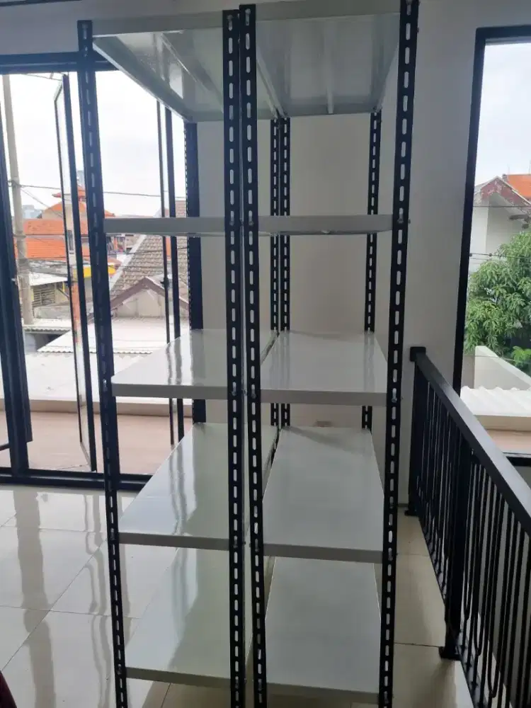 Rak besi siku lubang cocok kantor dll