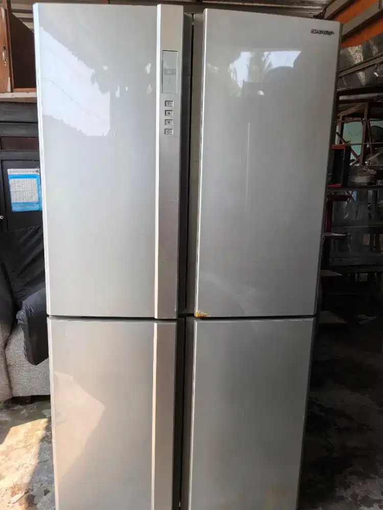 Dijual Cepat Kulkas Side by Side 4 Pintu Merk Sharp seri SJ-F85PB-SL
