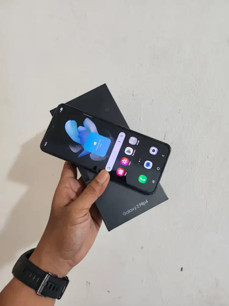 Samsung z flip 4 5g 8/255gb sein fullset mulus no minus