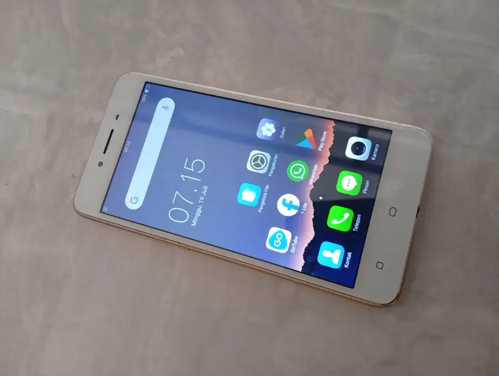Hp oppo a37f
Hanya unit hp saja (tidak ada dus dan charger)