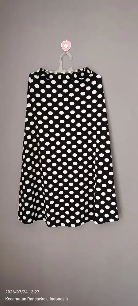 Rok Polka hitam