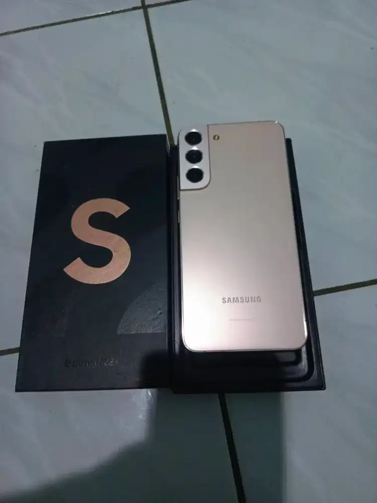 Samsung s22 plus ram 8/256 gb second sein HARGA PAS