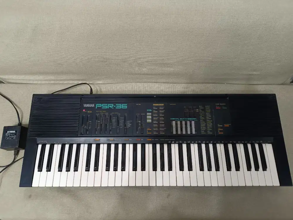 Yamaha PSR-35 FM Synthesizer Vintage synth not roland korg dx7