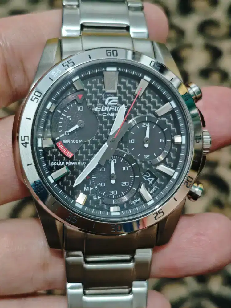 Casio Edifice Solar, Carbon Fiber dial. muluss