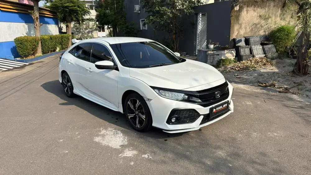 Honda Civic E hatchback 2017 RECORD