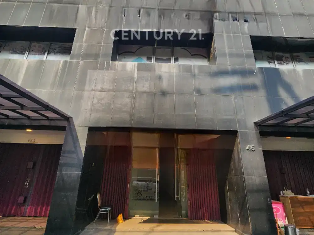 Ruko Gandeng  Di Jln Panglima Polim Raya, Kebayoran Baru.