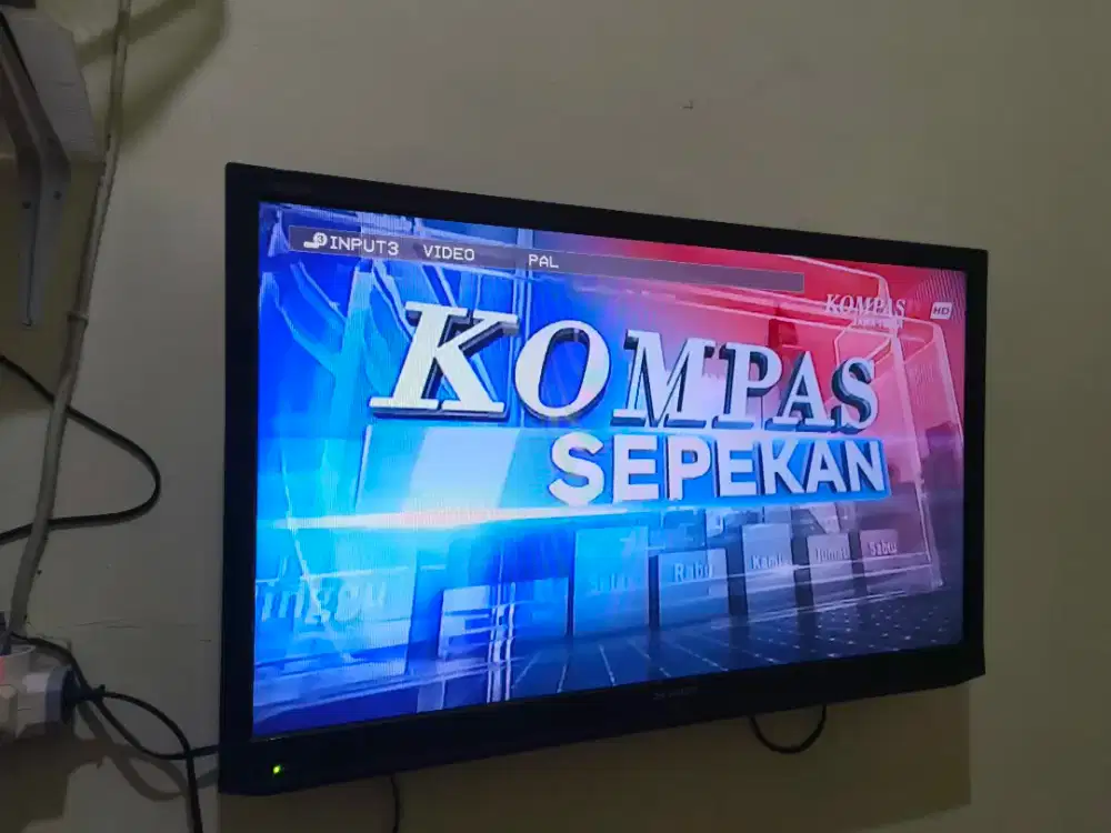 TV Sharp 32 Inch, Set Top Box Evercoss, Antena Taffware