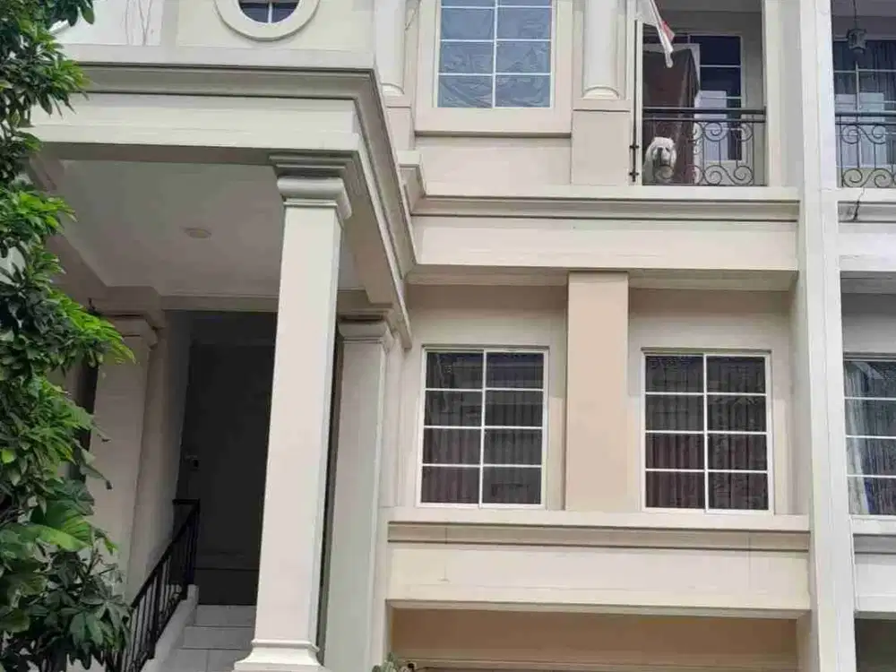 dijual cepat rumah dalam cluster kelapa gading dekat MKG bebas banjir