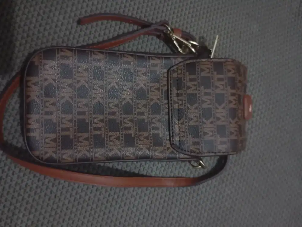 TAS SELEMPANG MINI WANITA MOTIF MONOGRAM