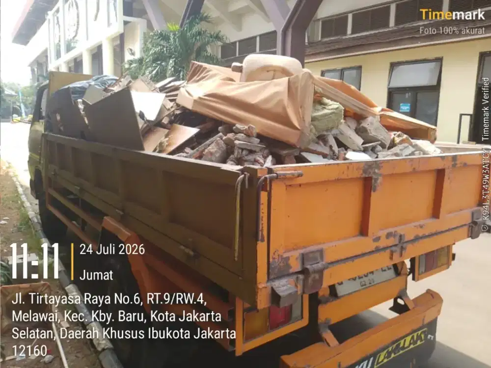 Jasa buang puing dan angkutan sampah