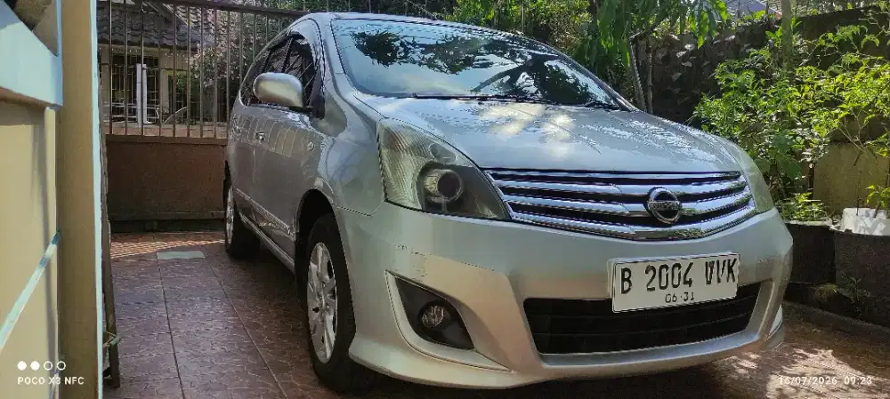 Nissan Grand Livina XV Matic AT 2013 Abu-abu Metalik Last Edition