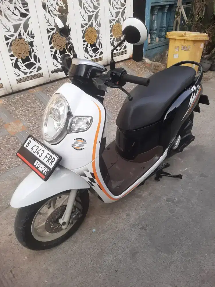 Honda Scoopy Donut 2018 ss lengkap plat Bekasi Kabupaten,Stater hidup