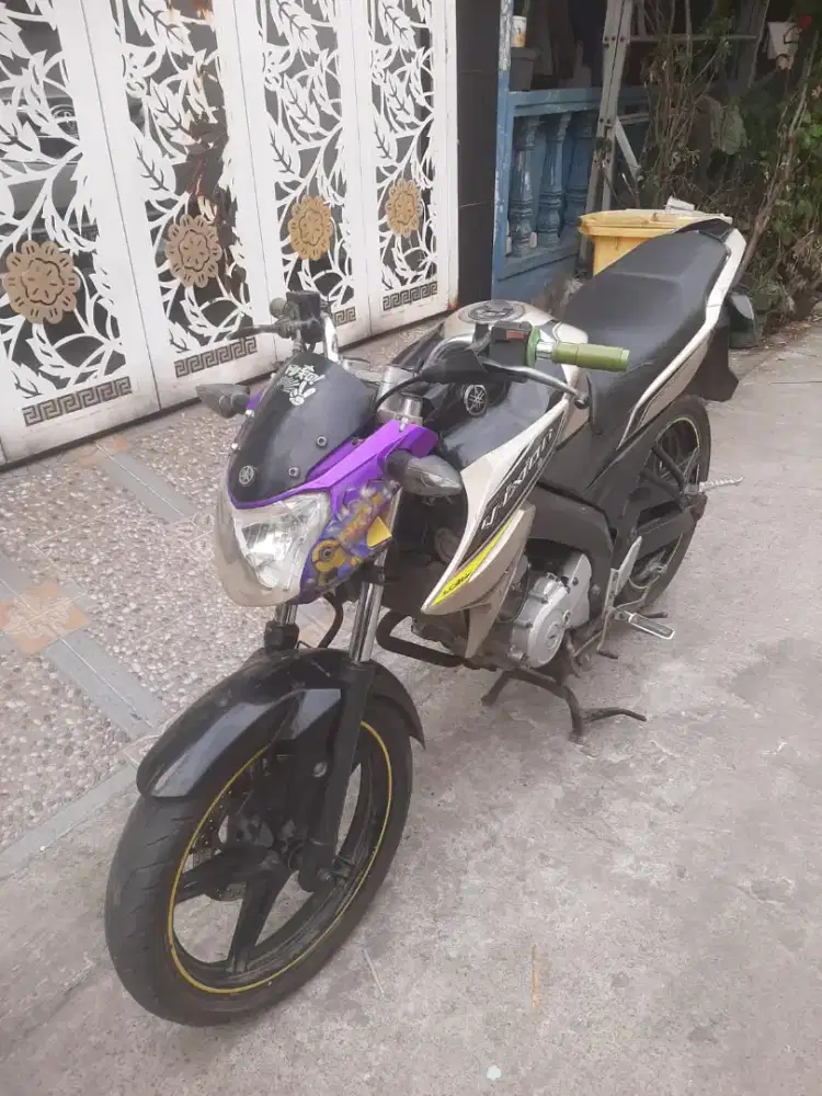 Yamaha Vixion KS 2013 ss lengkap mesin bagus plat B DKI