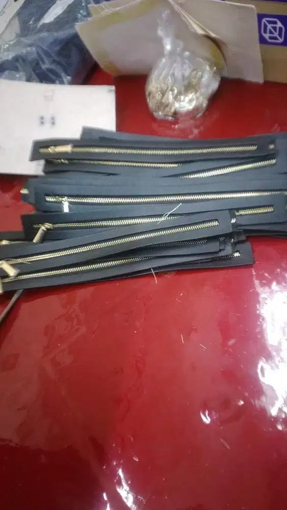 tukang potong tas wanita dan bag produksi
