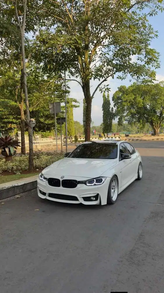 BMW 320i 2016 Bensin