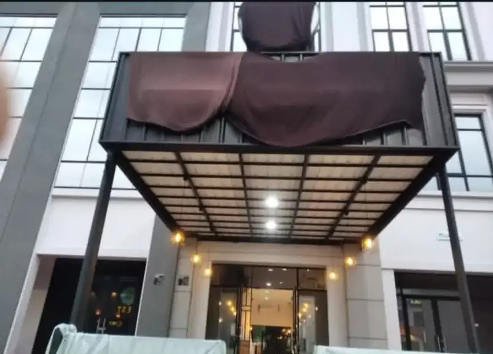 Mezzanine outdoor