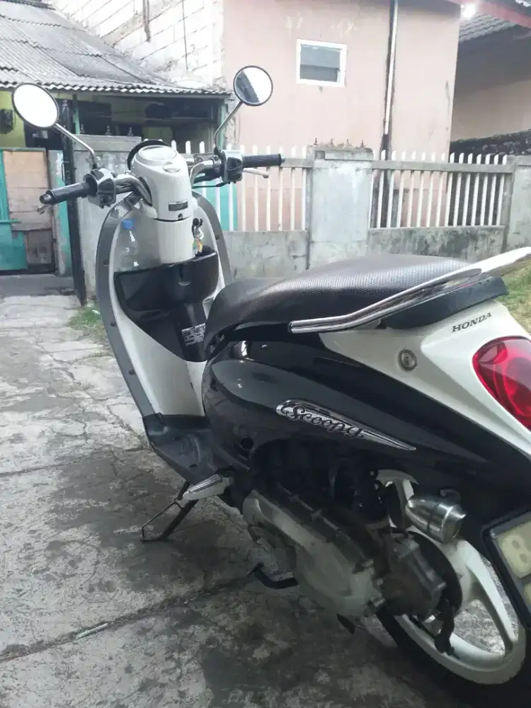 Di jual Scoopy tahun 2010 surat lengkap mesin mulus bgtt